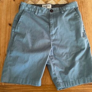 Billabong shorts size 28🔥
